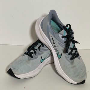 Nike Air Zoom Teal and Black Running Shoes size 9